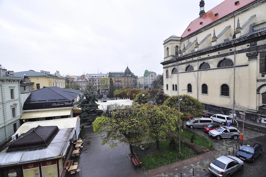Voyager Hostel Лвив Екстериор снимка